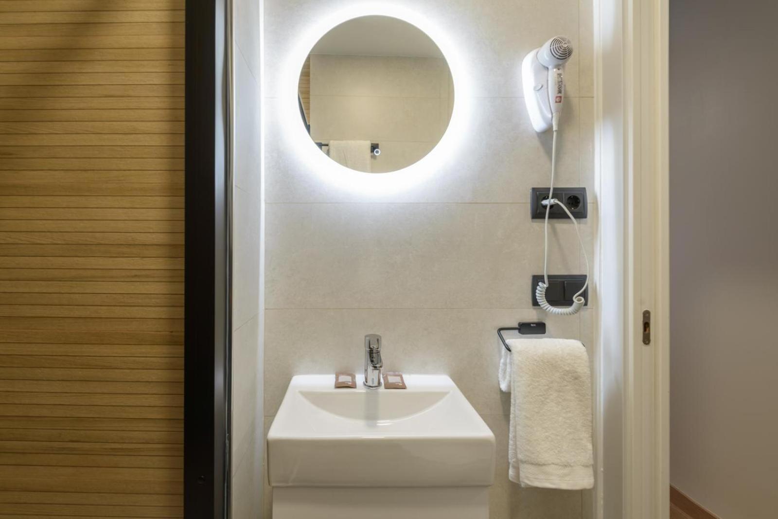 Hostal Sun Gate マドリード エクステリア 写真